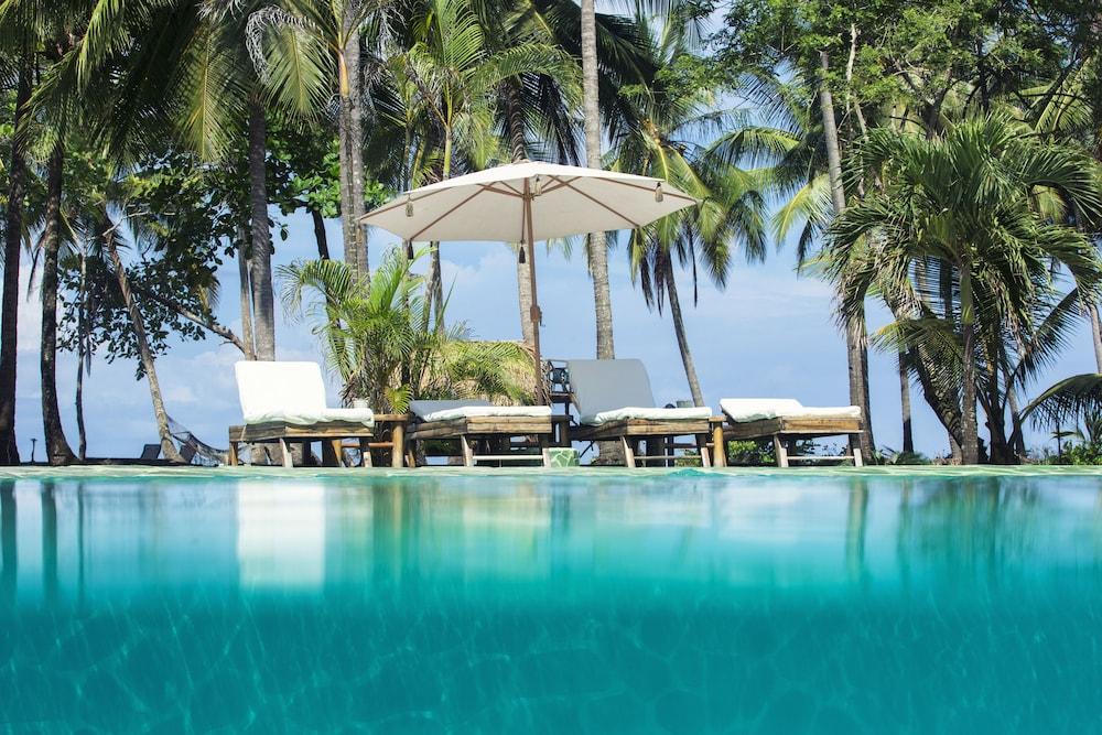 Clandestino Beach Resort