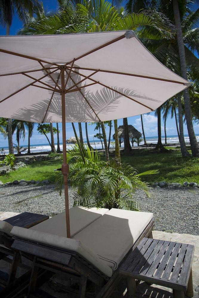 Clandestino Beach Resort