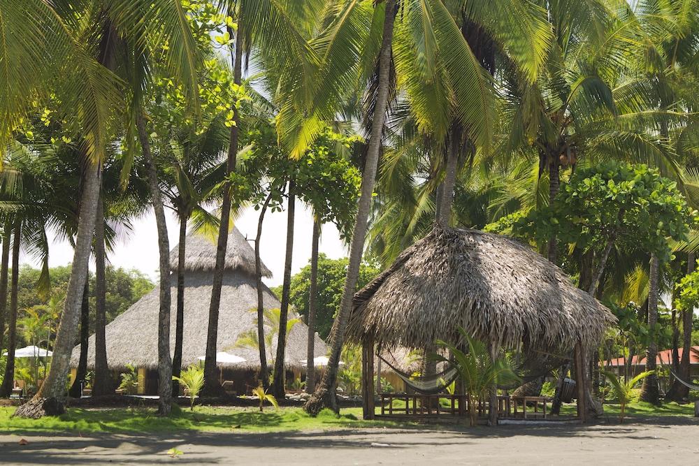 Clandestino Beach Resort