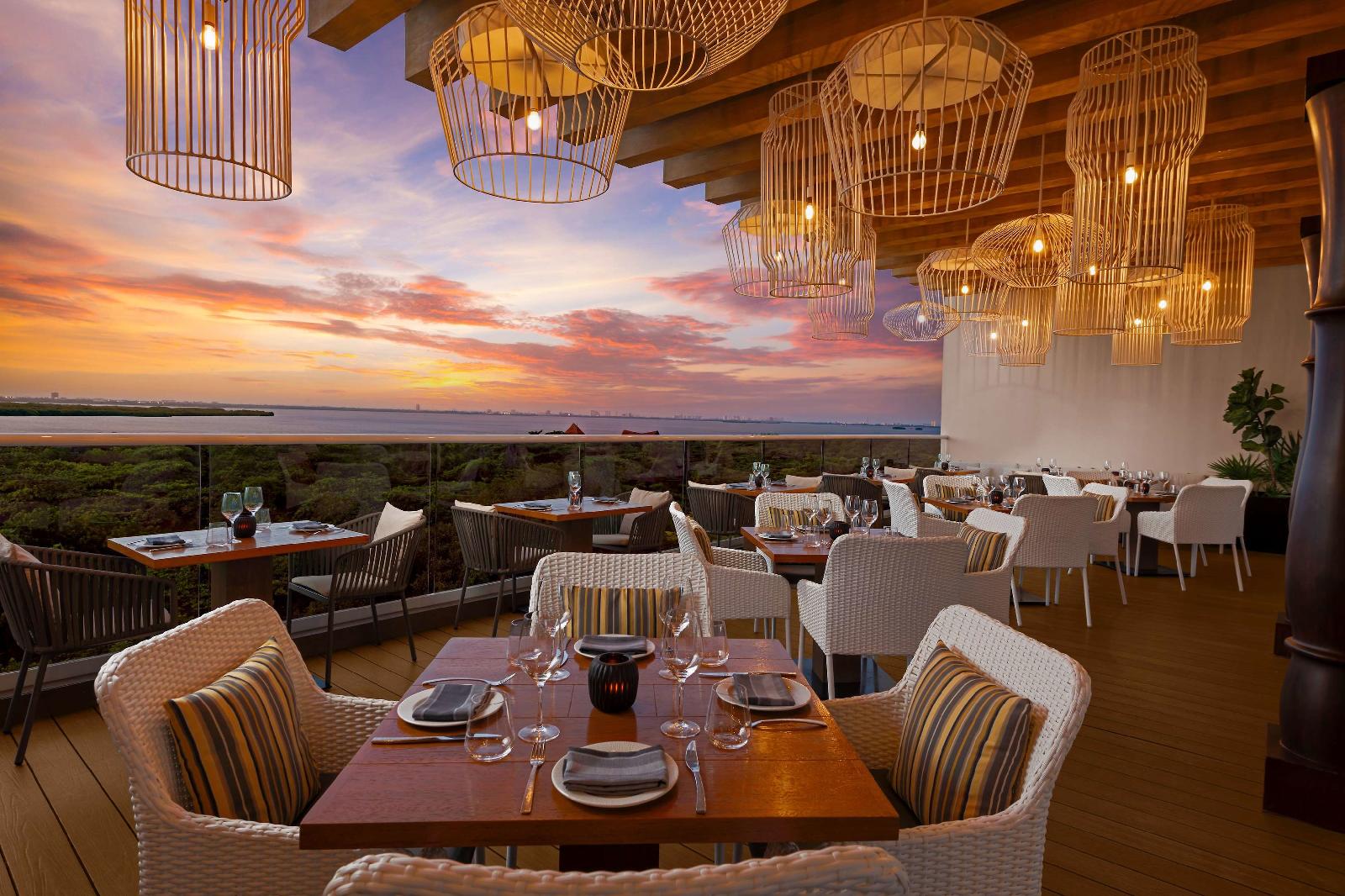Hilton Cancun Mar Caribe All-Inclusive