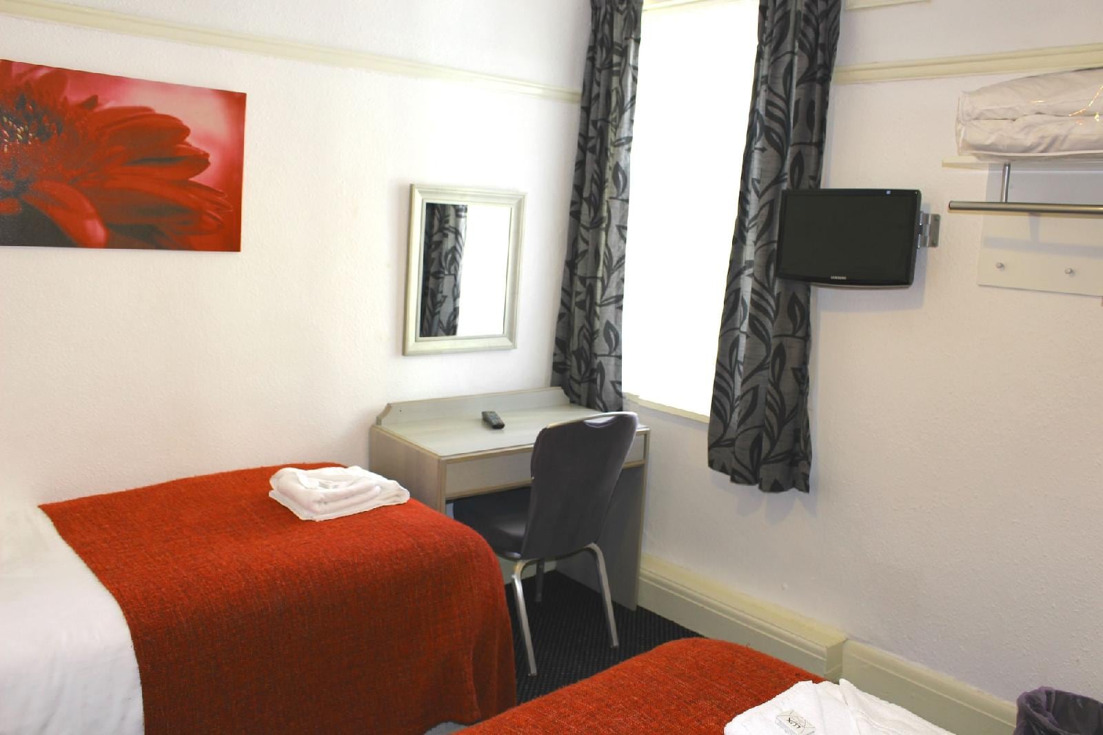 Henson Hotel