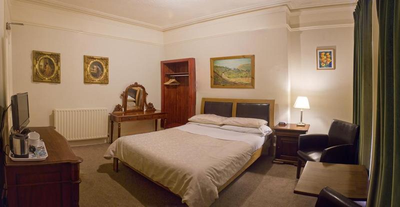 Somerton House B & B