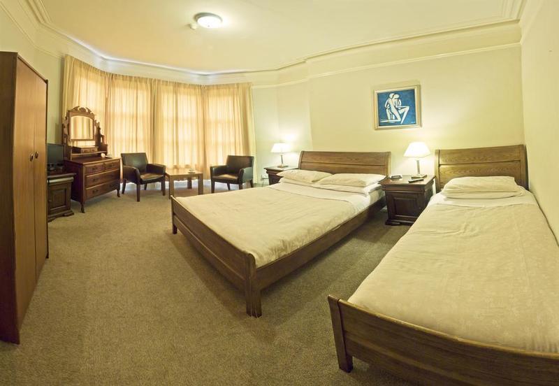 Somerton House B & B