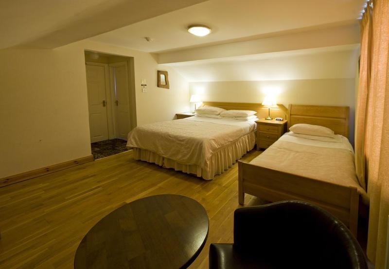 Somerton House B & B