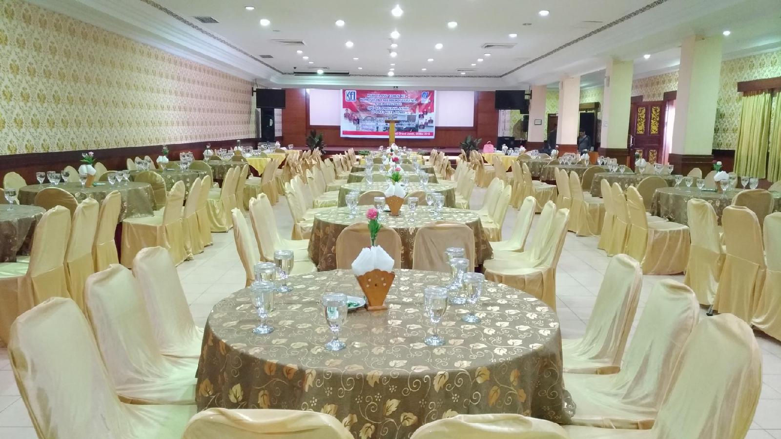 Abadi Hotel & Convention Center