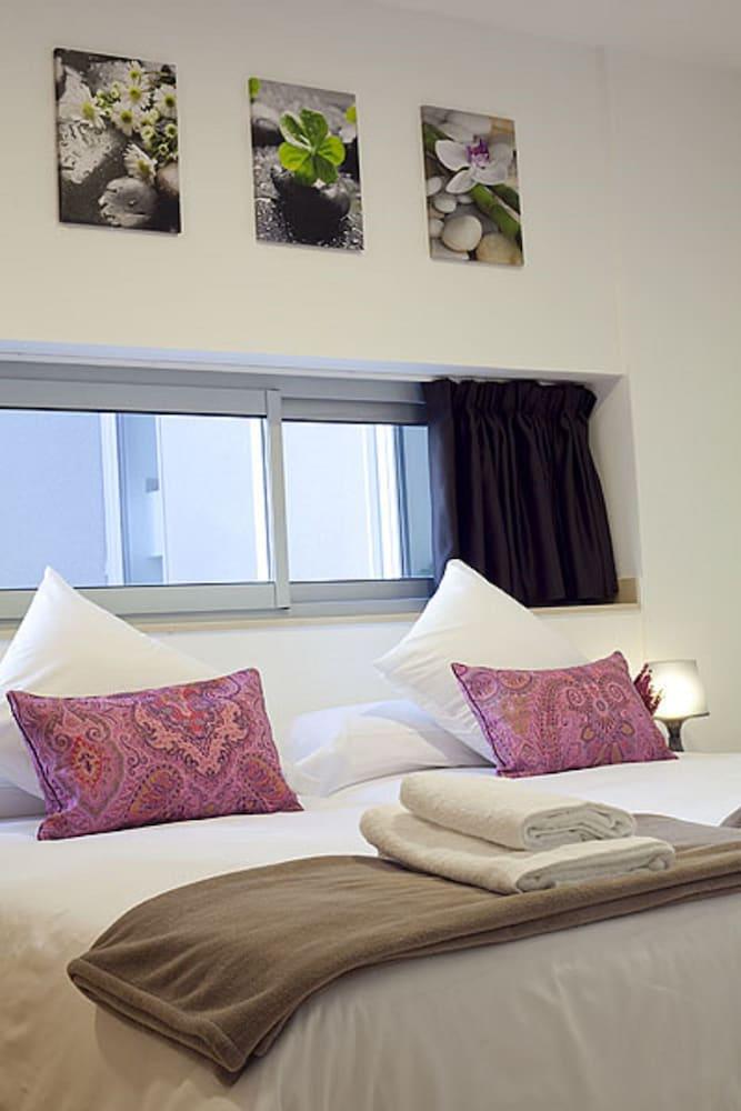Charmsuites Nou Rambla