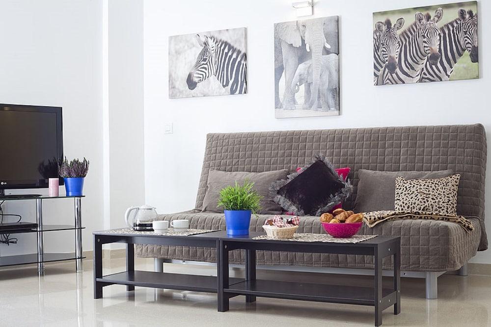 Charmsuites Nou Rambla