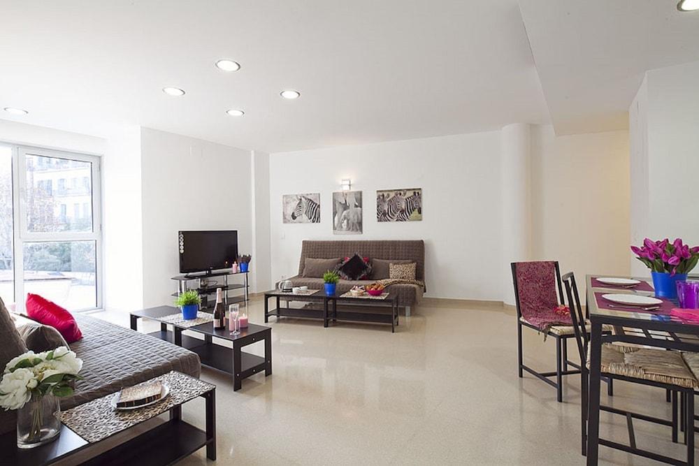 Charmsuites Nou Rambla