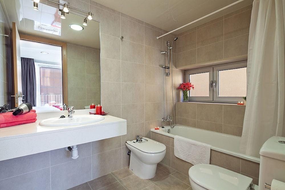 Charmsuites Nou Rambla