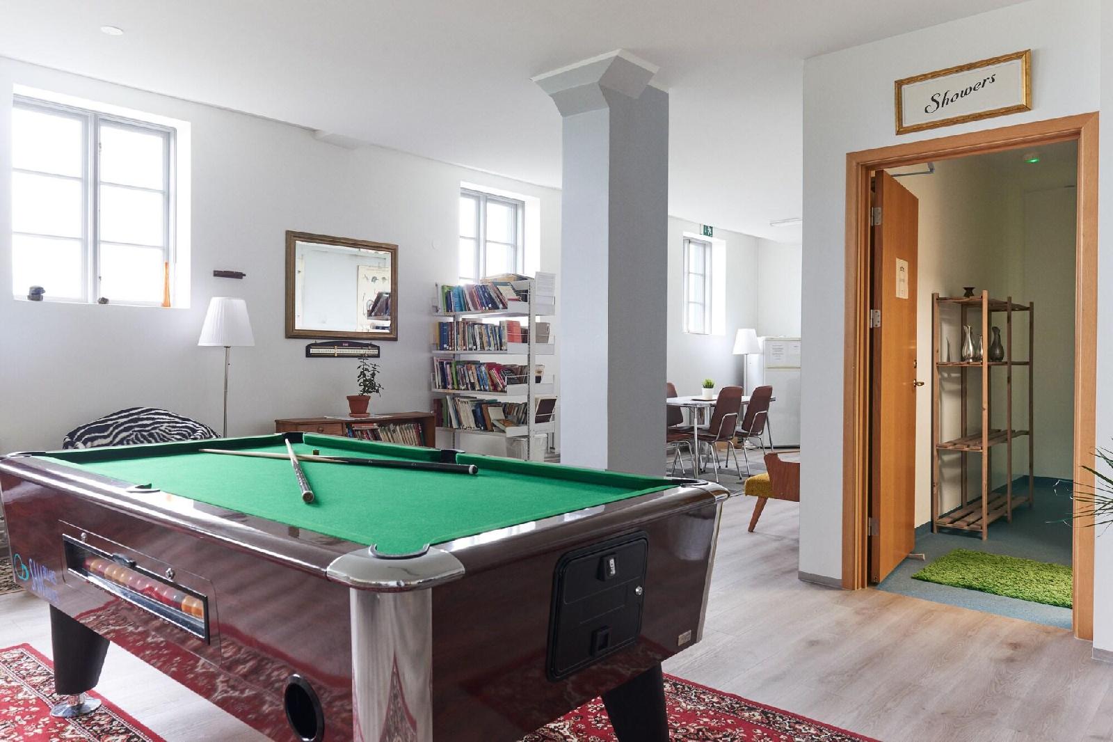 Golden Circle Apartments