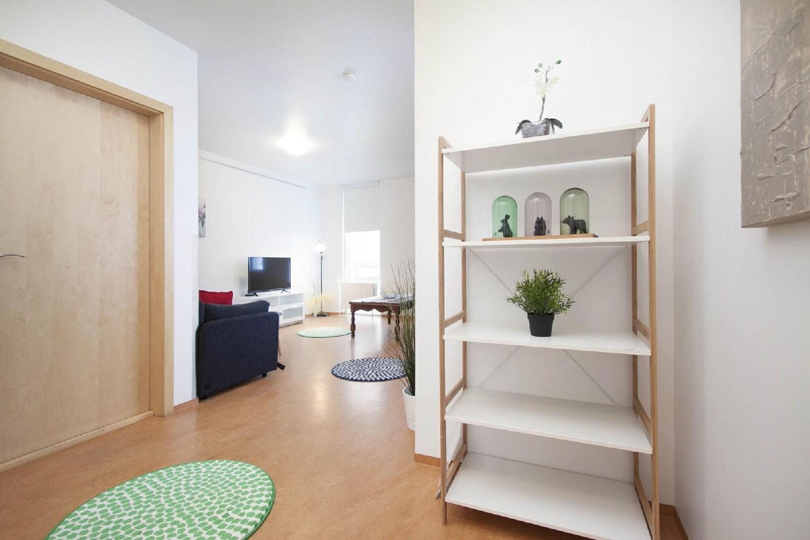 Golden Circle Apartments