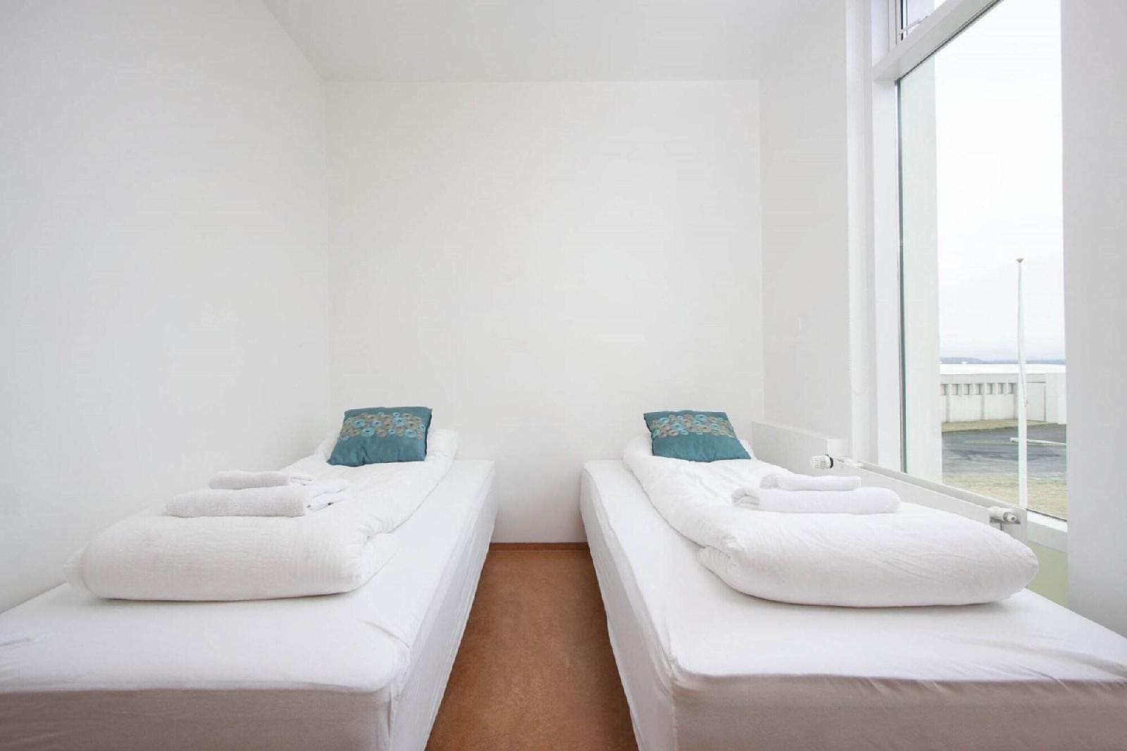 Golden Circle Apartments