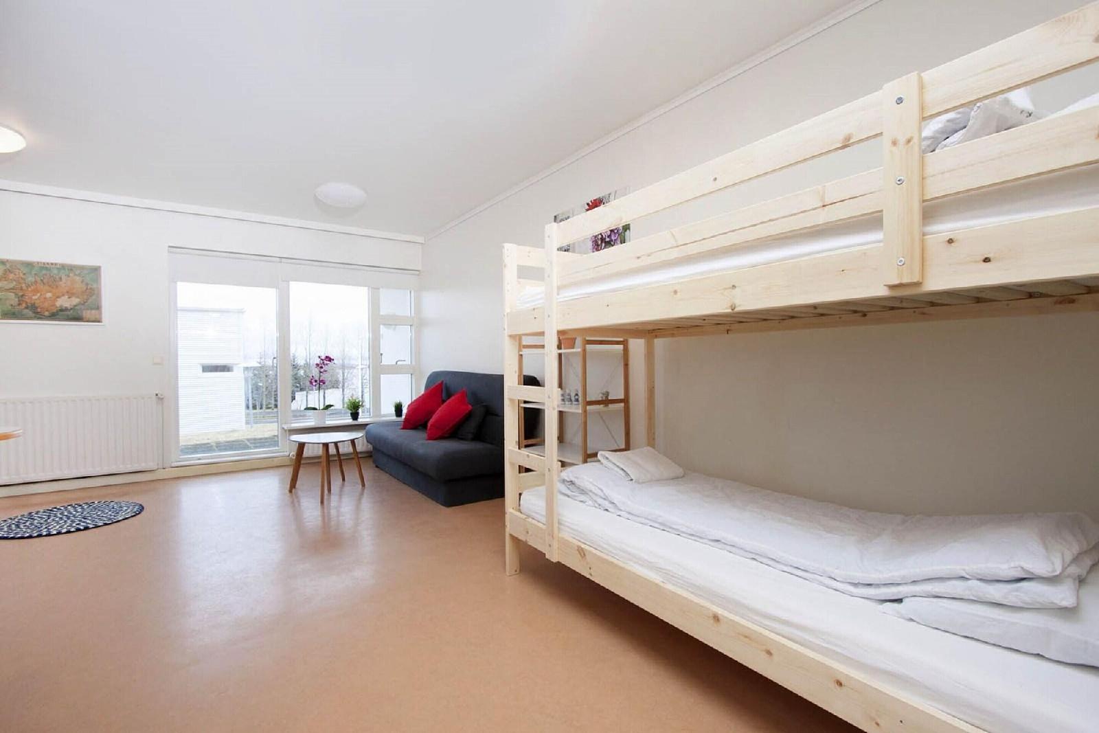 Golden Circle Apartments