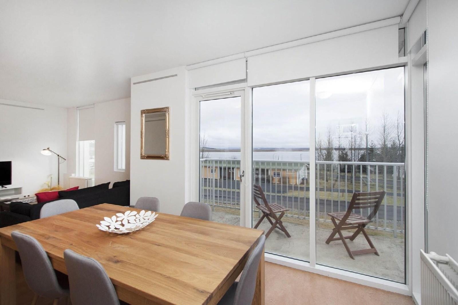 Golden Circle Apartments