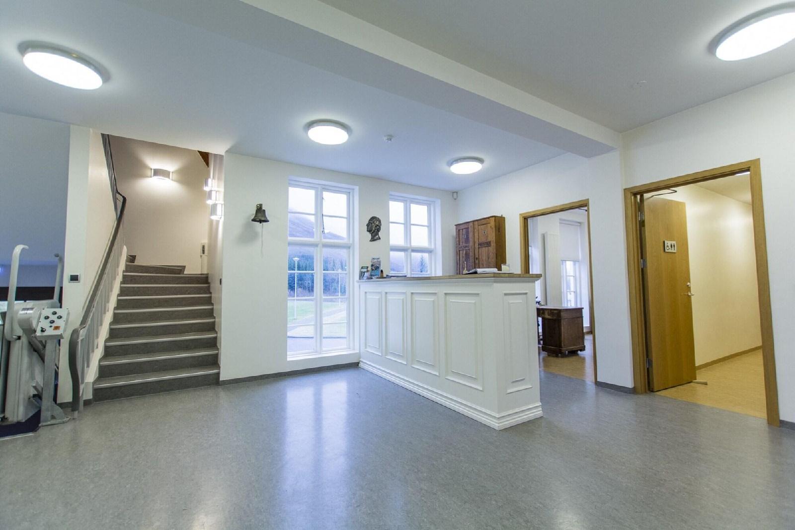 Golden Circle Apartments
