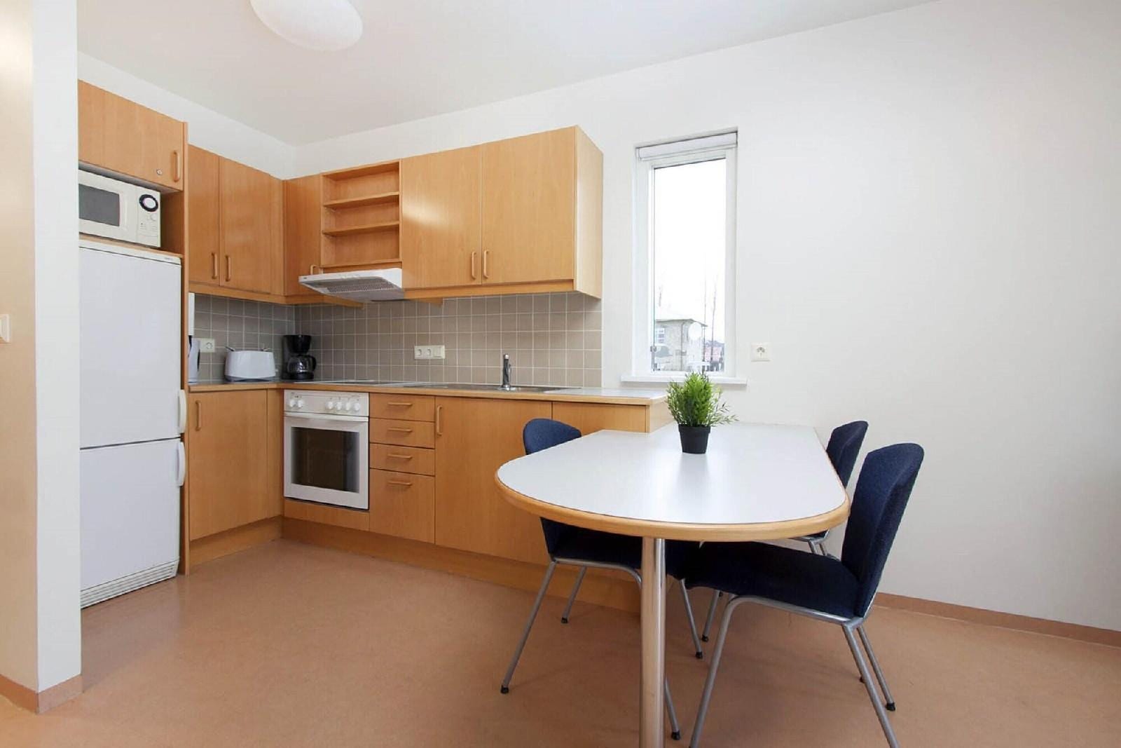 Golden Circle Apartments