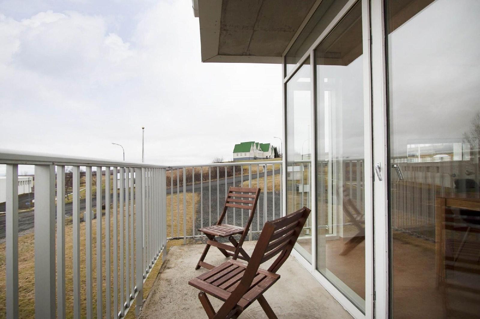 Golden Circle Apartments