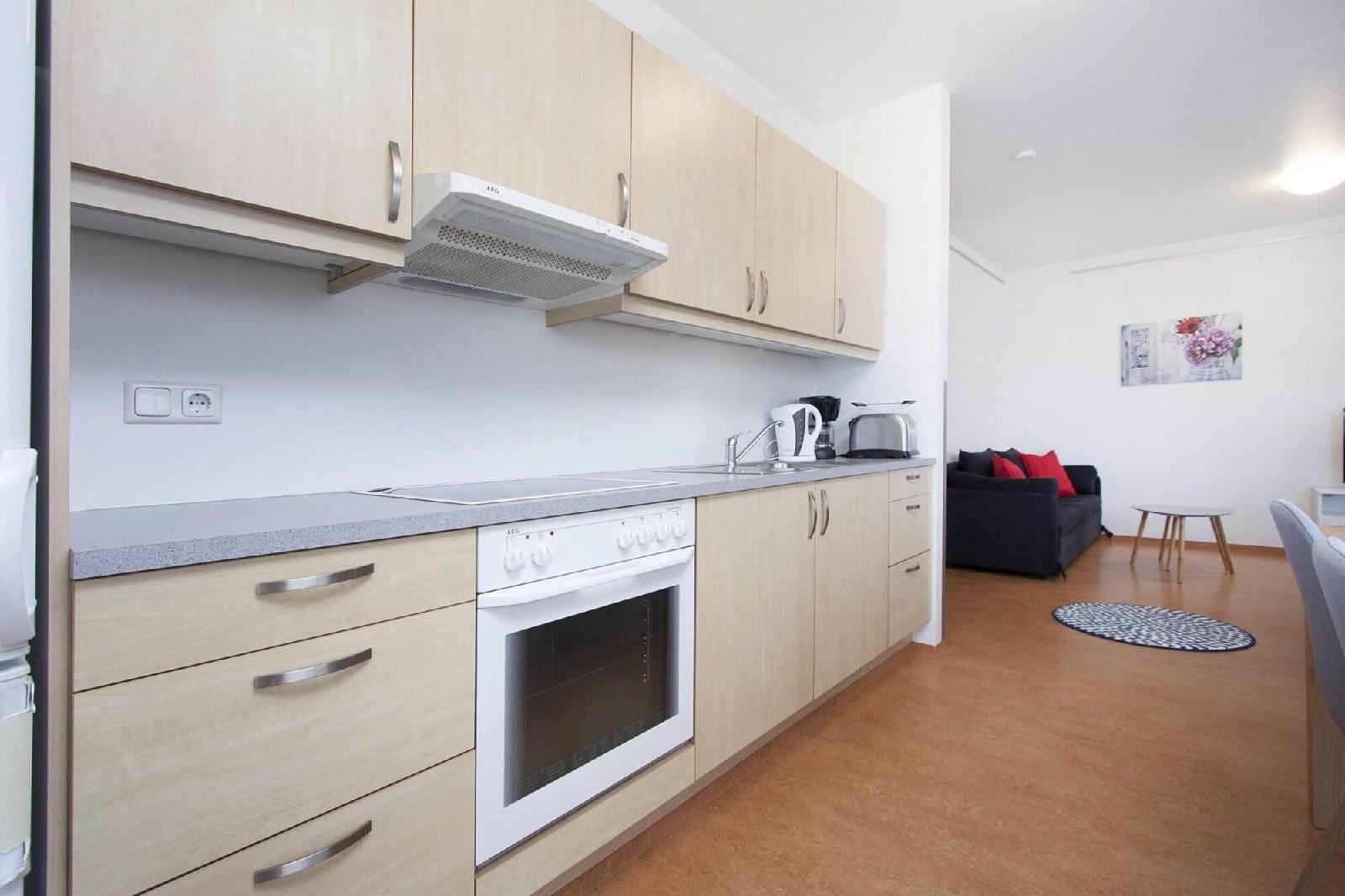 Golden Circle Apartments
