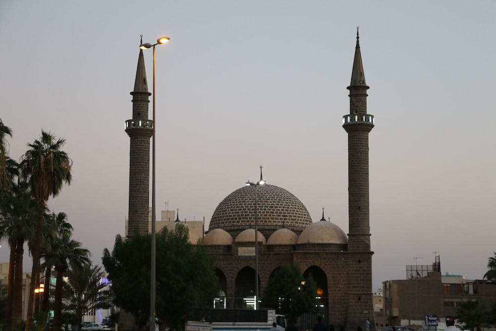 Al Alya Hotel Rooms And Suites