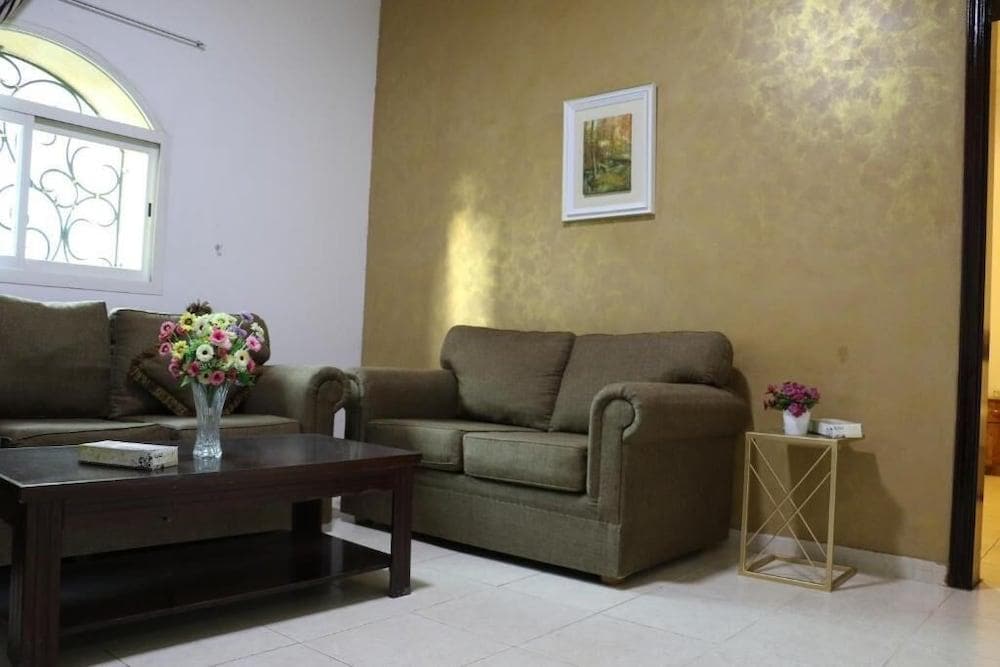 Al Alya Hotel Rooms And Suites