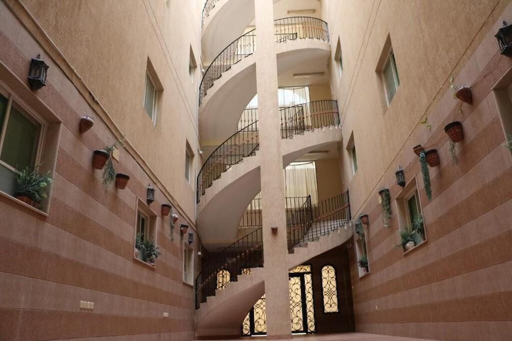 Al Alya Hotel Rooms And Suites