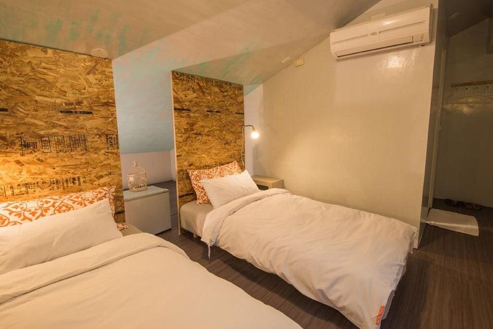 Orange Moon Inn