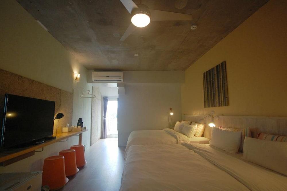 Orange Moon Inn