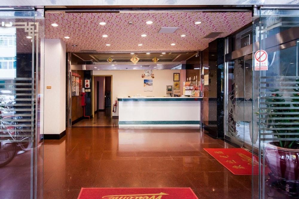 Ruei Gung Business Hotel