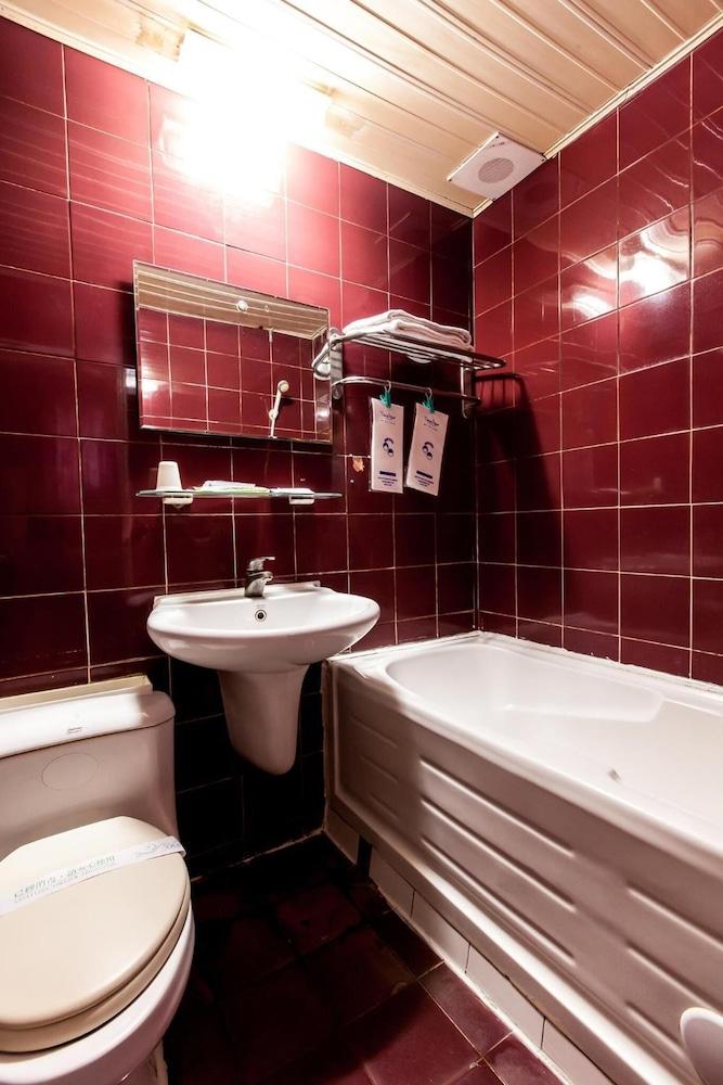 Ruei Gung Business Hotel