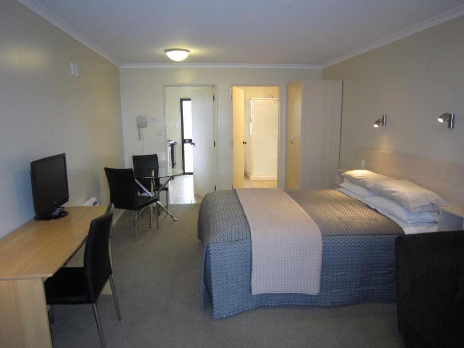 Balmoral Motel