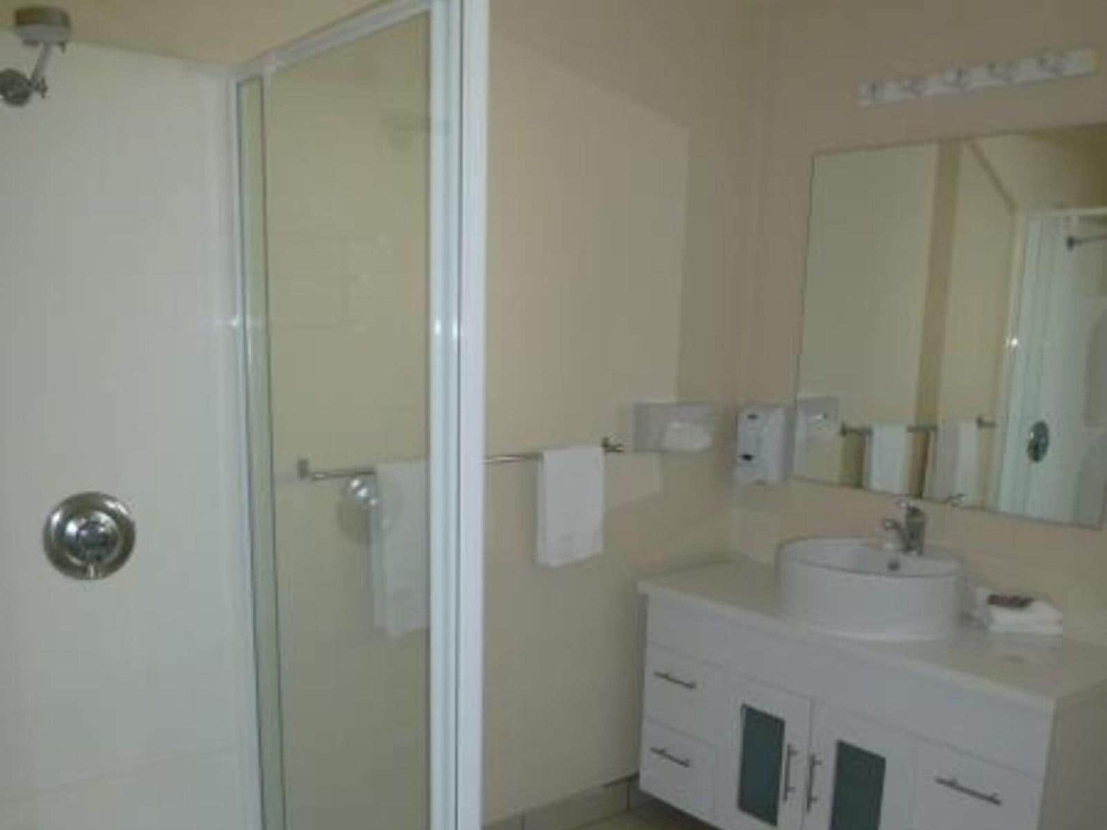 Balmoral Motel