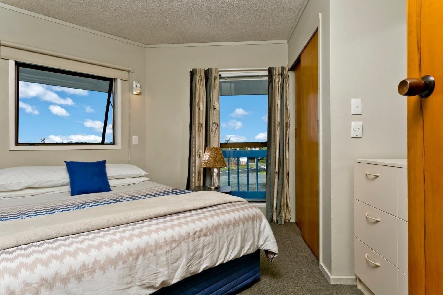 Snells Beach Motel