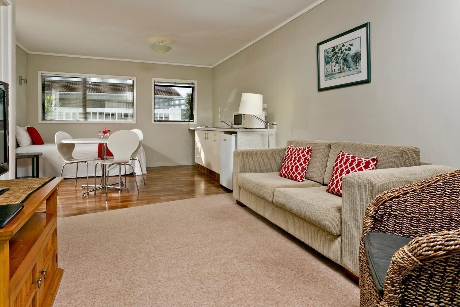 Snells Beach Motel