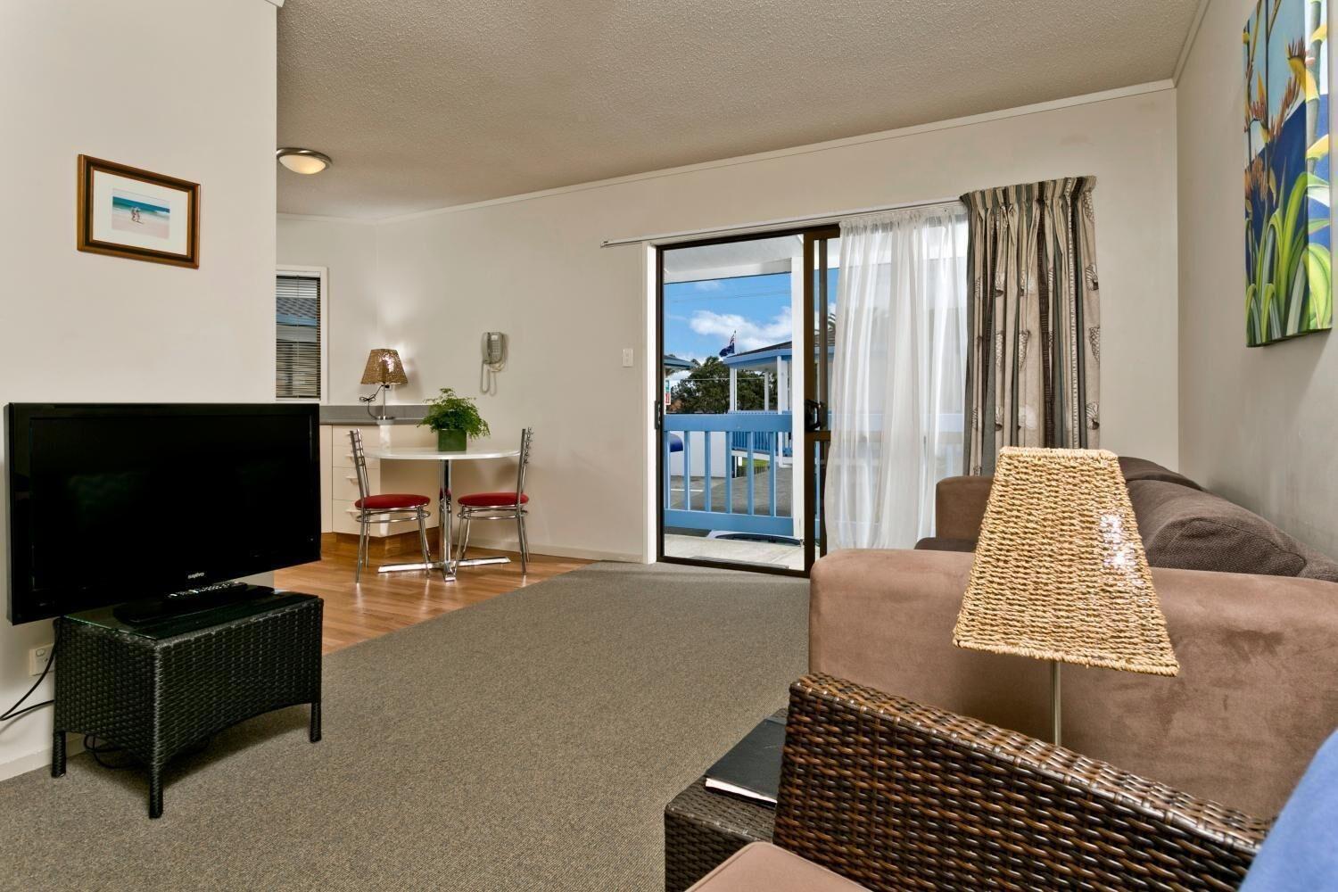 Snells Beach Motel