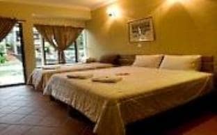 Anjungan Beach Resort And Spa
