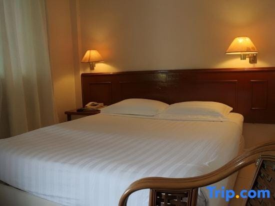 Pacific Orient Hotel