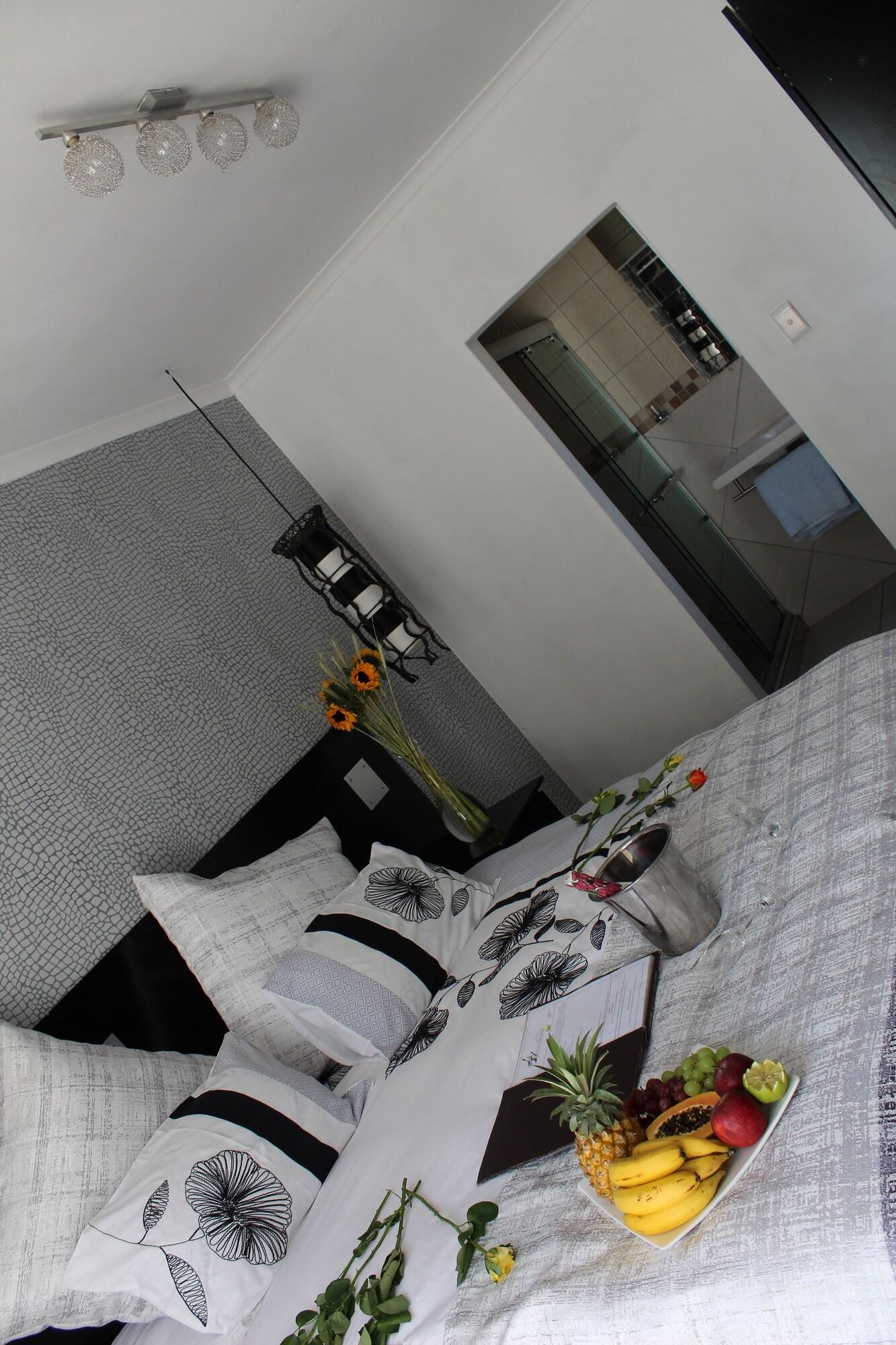Africa Paradise - Airport Guest Lodge and Travel Centre