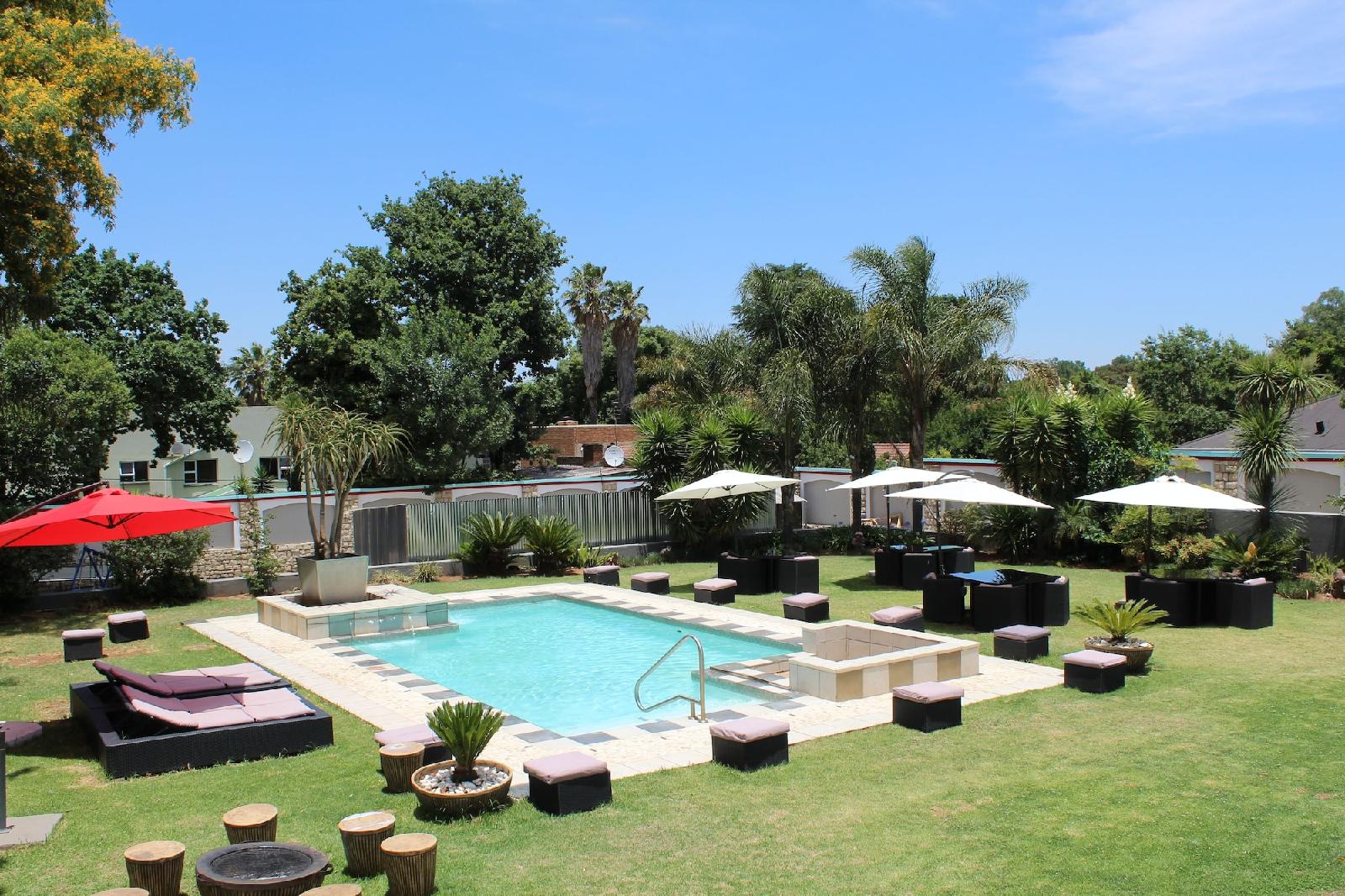 Africa Paradise - Airport Guest Lodge and Travel Centre