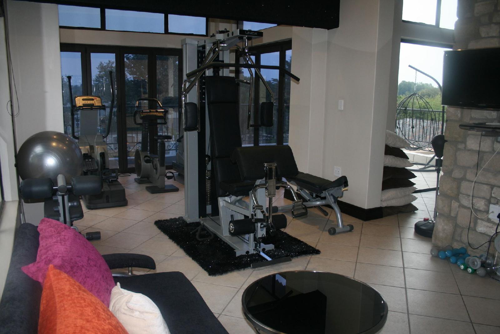 Africa Paradise - Airport Guest Lodge and Travel Centre