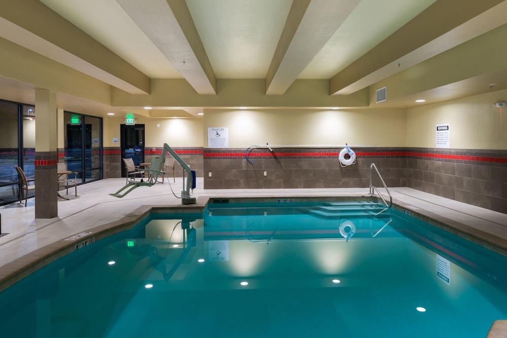 Holiday Inn Express Klamath - Redwood Ntl Pk Area