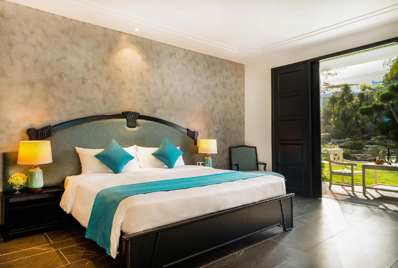 Royal Hotel & Healthcare Resort