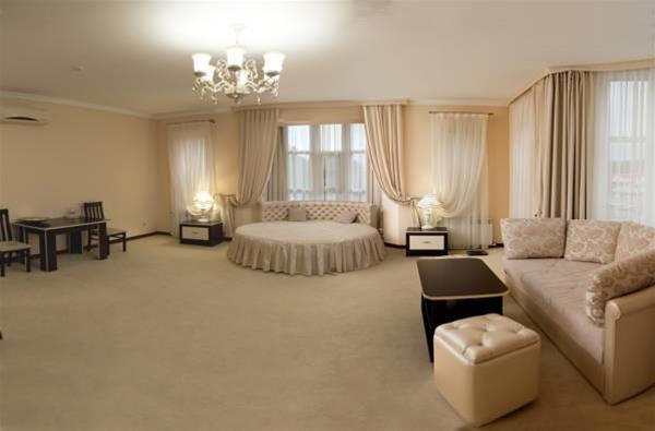 Le Bristol Hotel