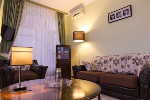 Le Bristol Hotel