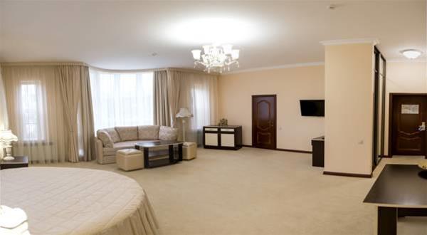 Le Bristol Hotel