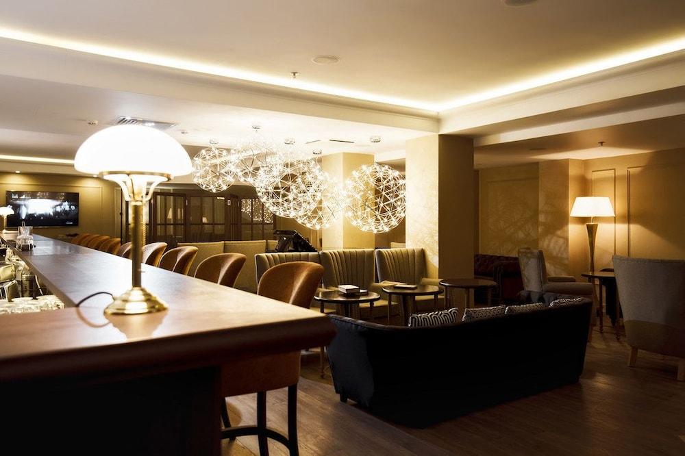 Zvyozdny Hotel