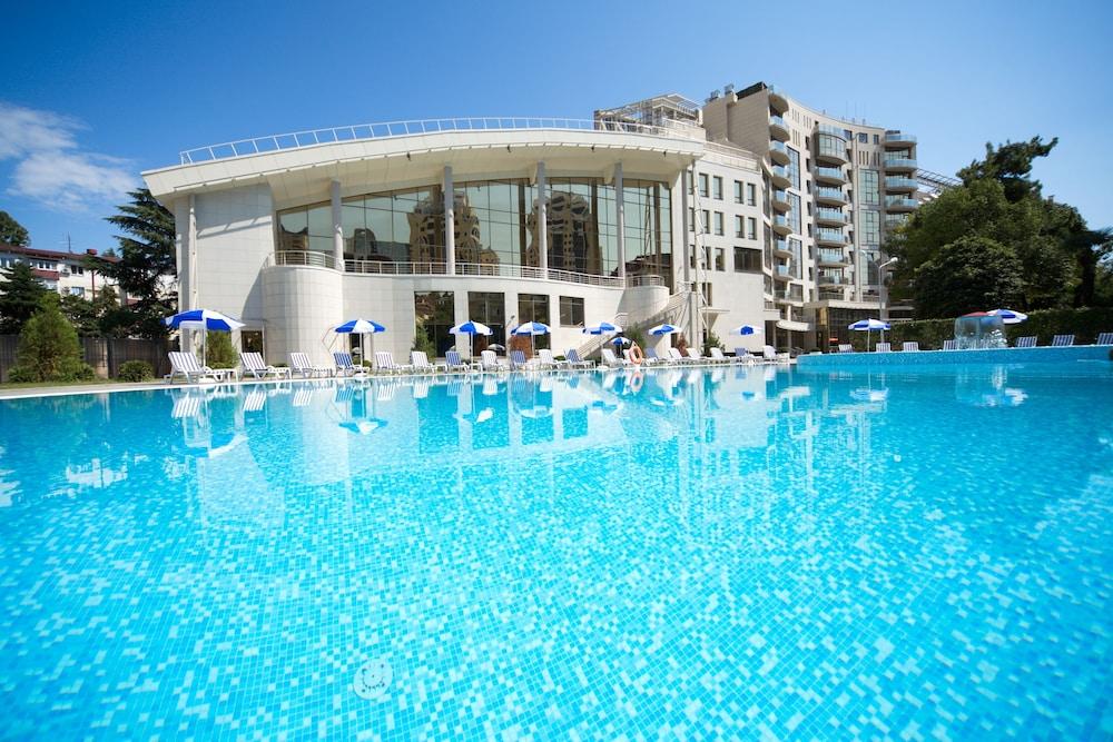 Zvyozdny Hotel
