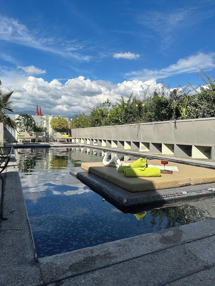 Flor de Mayo Hotel Restaurant & Spa