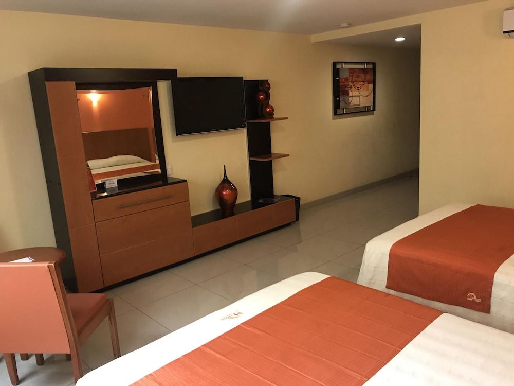 Hostalia Hotel Expo & Business Class