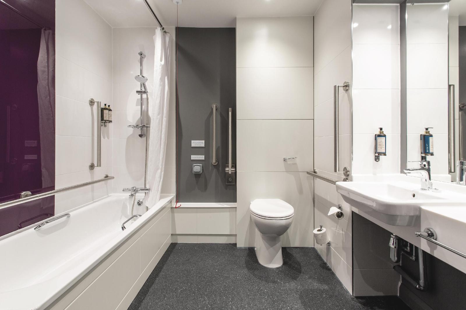Premier Inn Inverness Centre (Millburn Road)