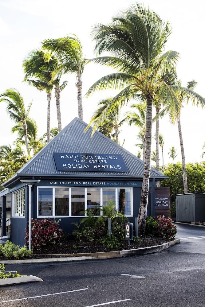 Hamilton Island Yacht Club Villas